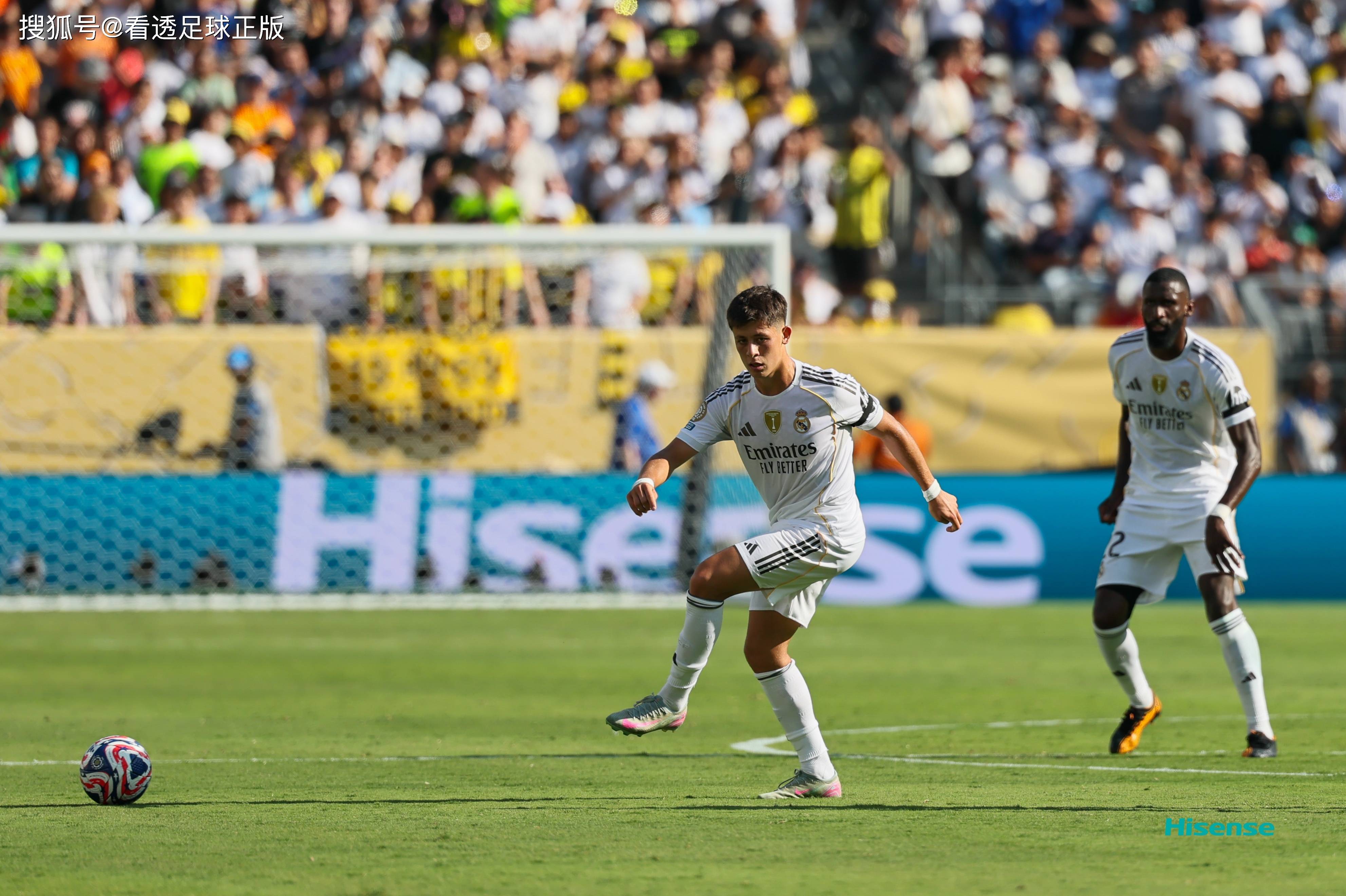 官方网站- 离谱！山东泰山集结日伤情更新姆巴佩新星刷新纪录表现惊艳，那不勒斯更衣室发声备战葡超